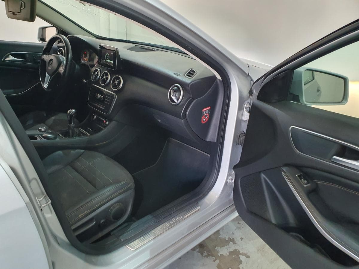 Mercedes-Benz A180 1.5CDI · Ano 2013 — imagem 29