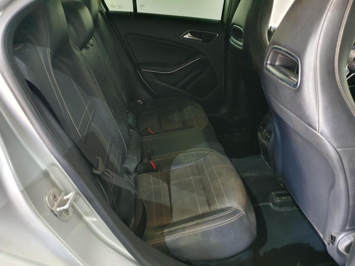 Mercedes-Benz A180 1.5CDI · Ano 2013 — imagem 30