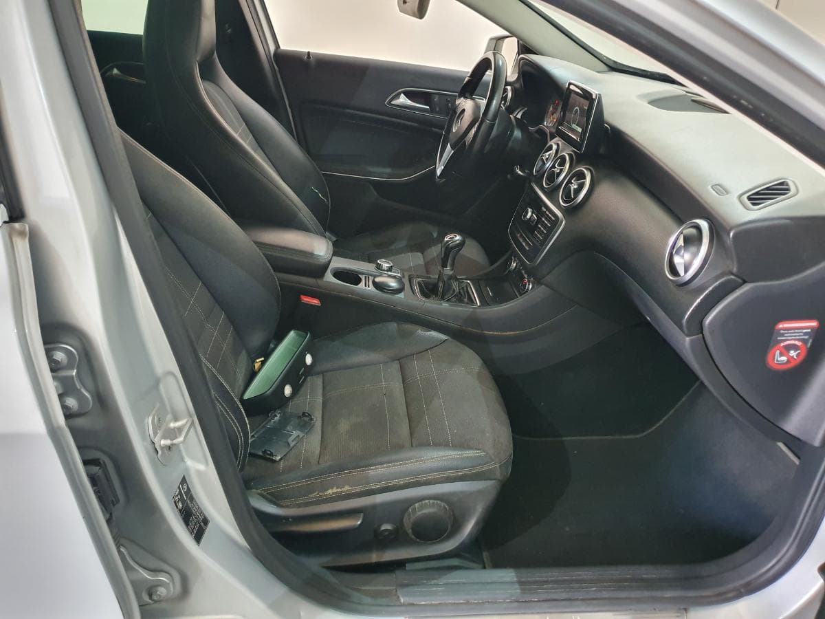 Mercedes-Benz A180 1.5CDI · Ano 2013 — imagem 28