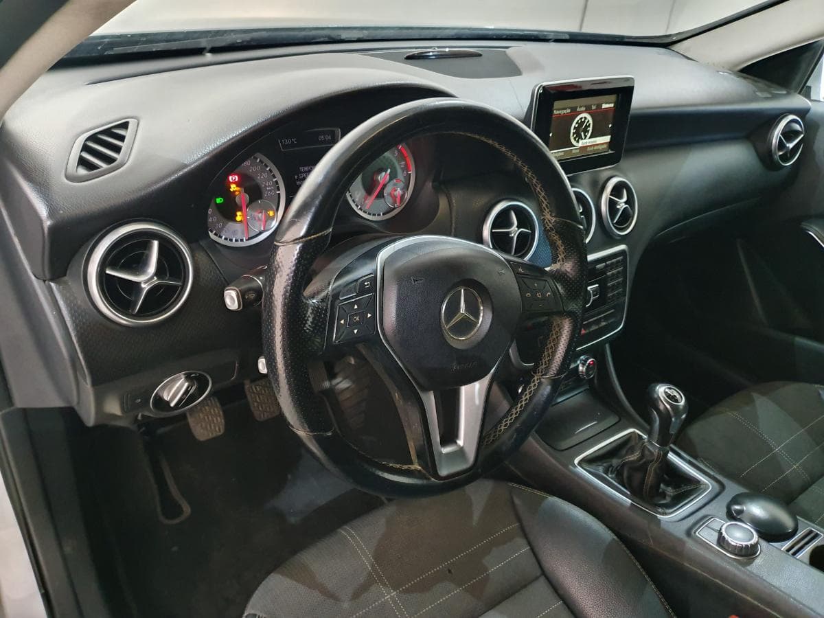 Mercedes-Benz A180 1.5CDI · Ano 2013 — imagem 35