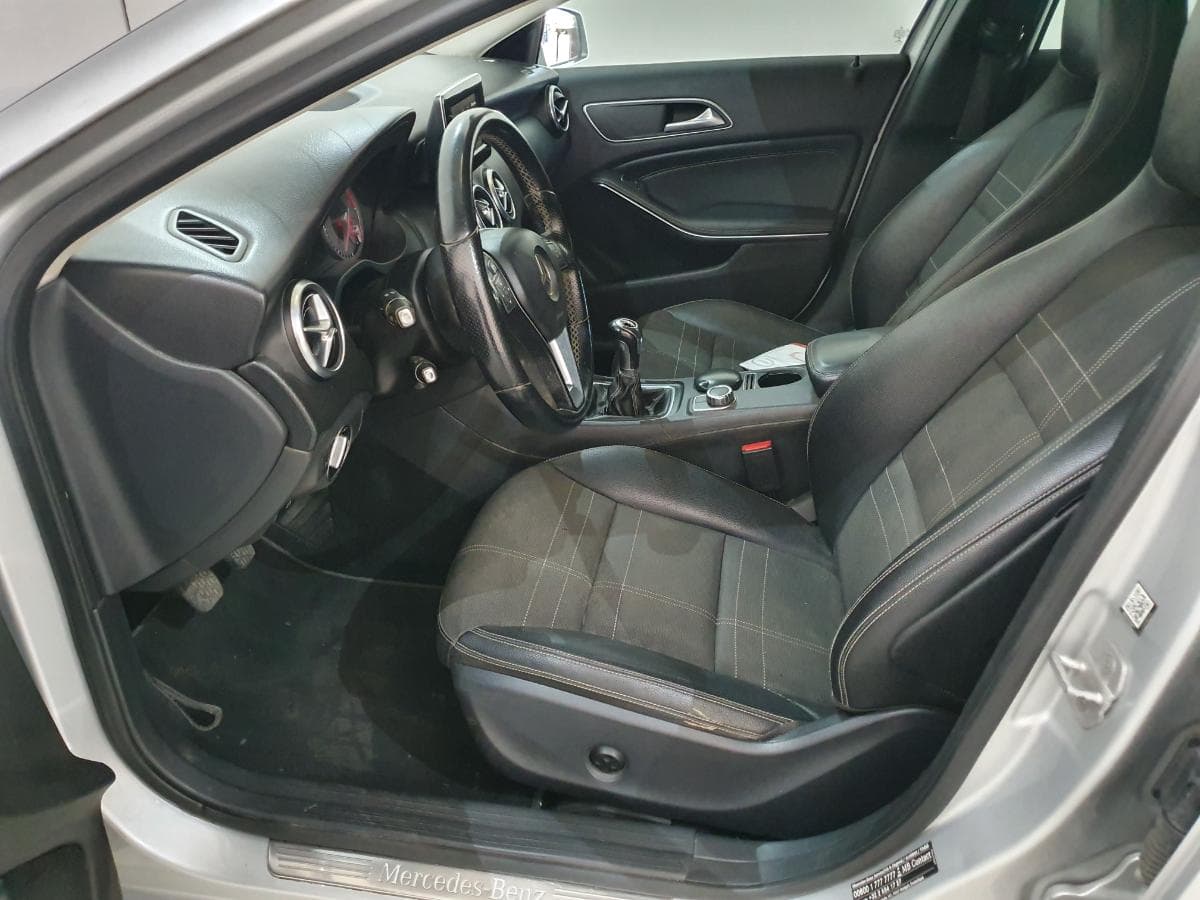 Mercedes-Benz A180 1.5CDI · Ano 2013 — imagem 36