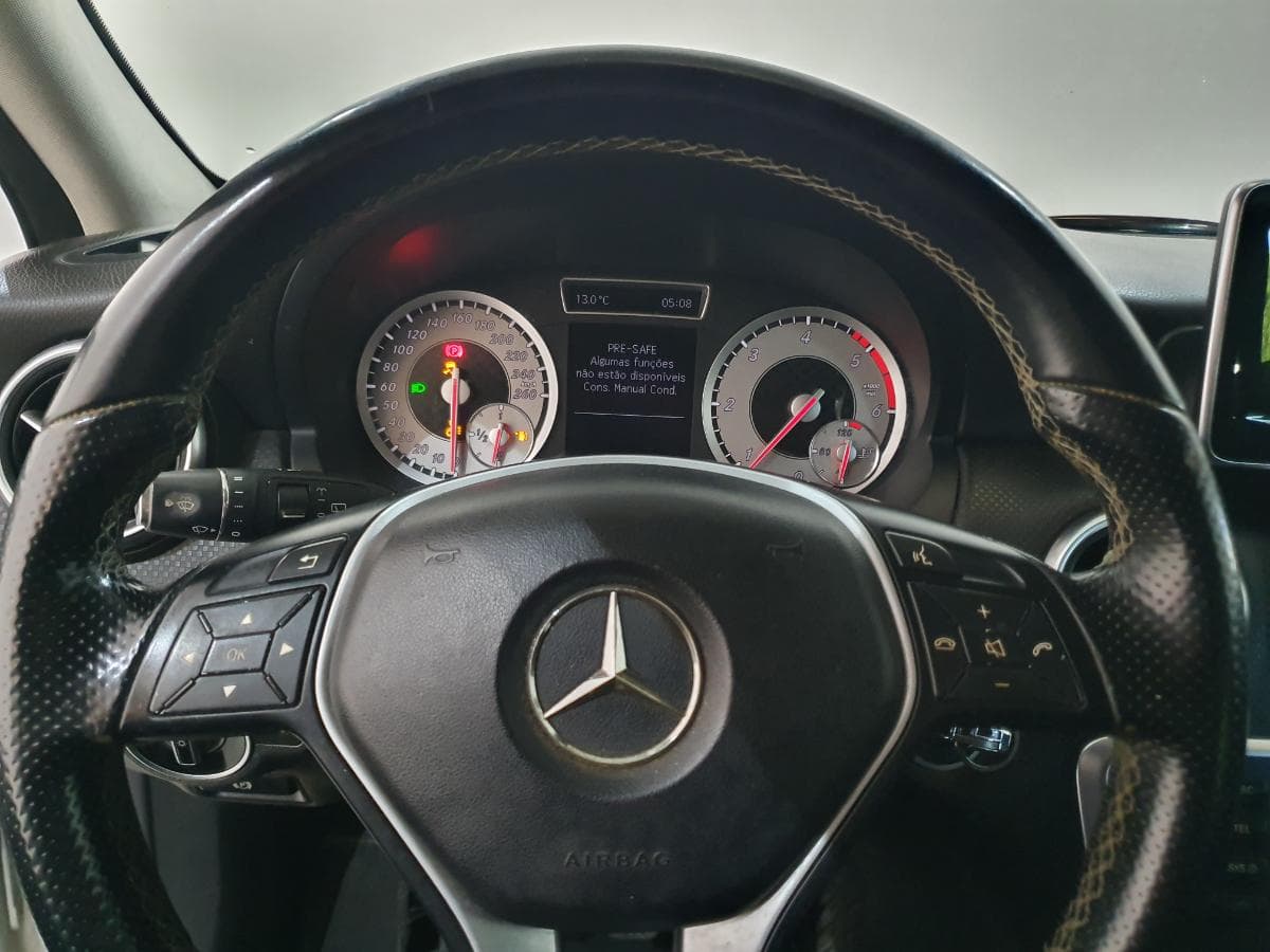Mercedes-Benz A180 1.5CDI · Ano 2013 — imagem 39