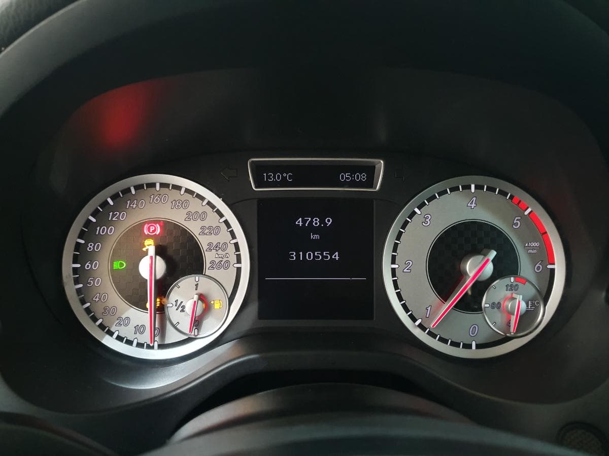 Mercedes-Benz A180 1.5CDI · Ano 2013 — imagem 42