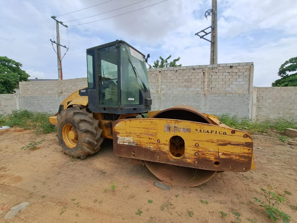 Cilindro Caterpillar CS583 · Viana — imagen 3