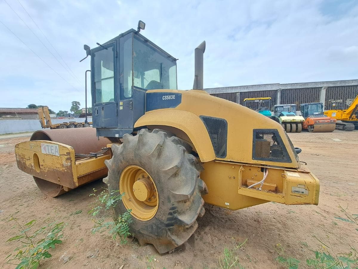 Cilindro Caterpillar CS583 · Viana — imagen 10