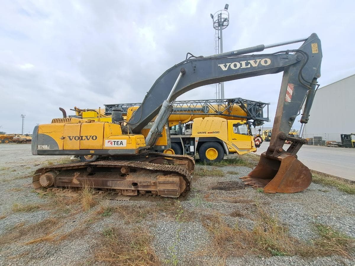 Escavadora VOLVO EC290BLC · Viana — image 3