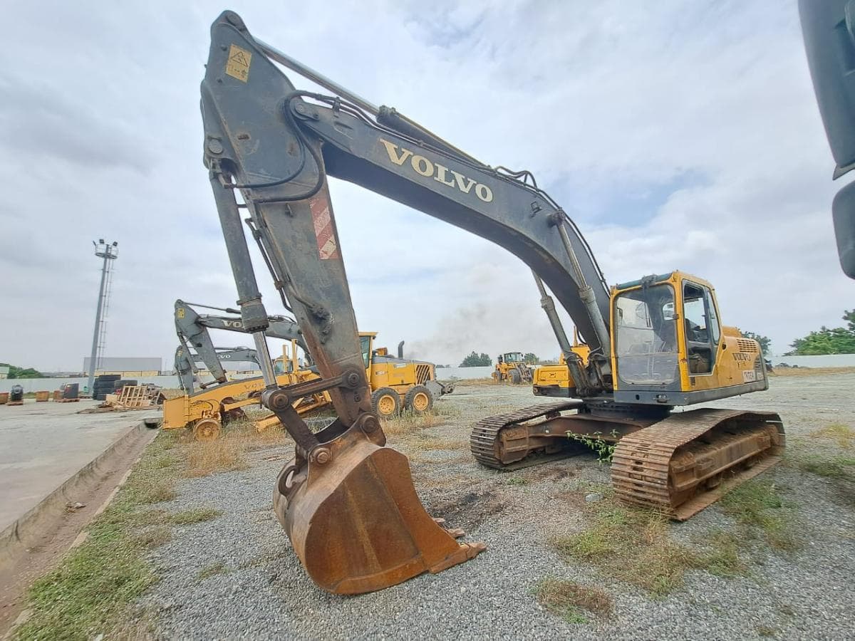 Escavadora VOLVO EC290BLC · Viana — image 10