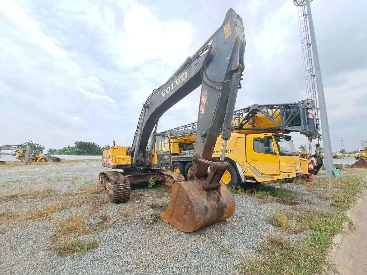 Escavadora VOLVO EC290BLC · Viana — image 6