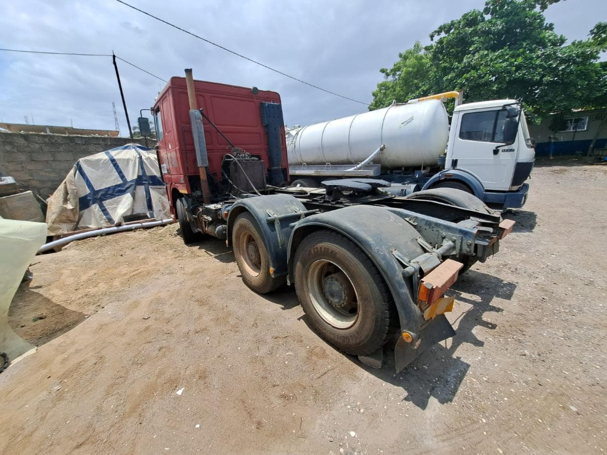 Camião Trator 6X4 DAF XF 480 · Viana — imagen 2