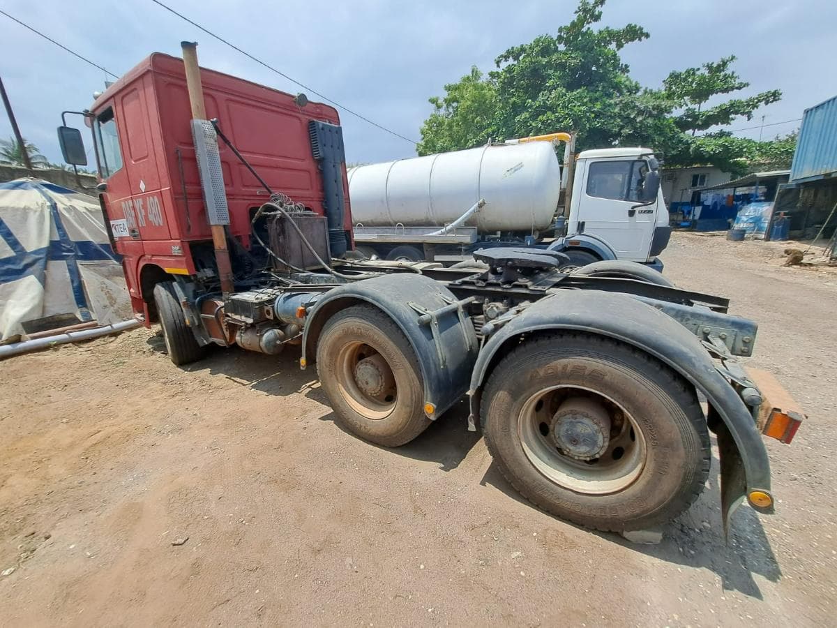 Camião Trator 6X4 DAF XF 480 · Viana — imagen 3