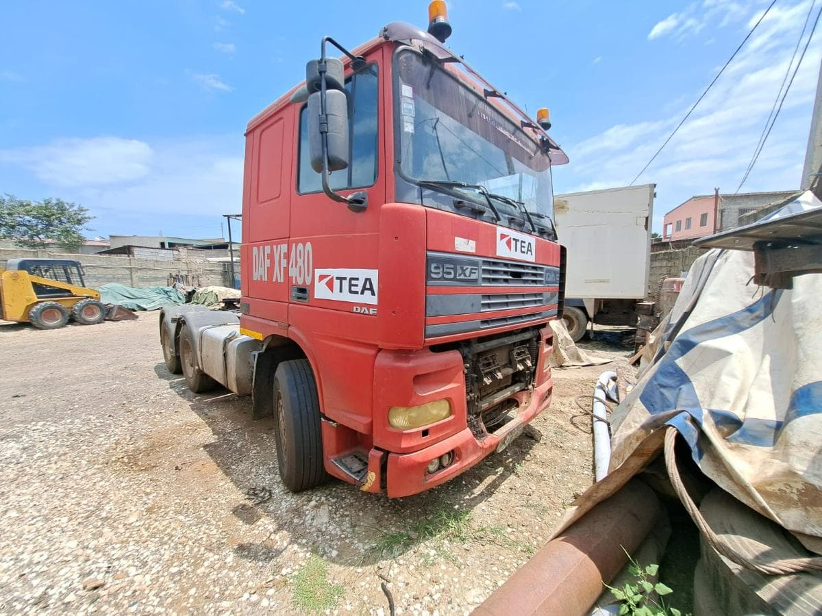 Camião Trator 6X4 DAF XF 480 · Viana — imagen 4