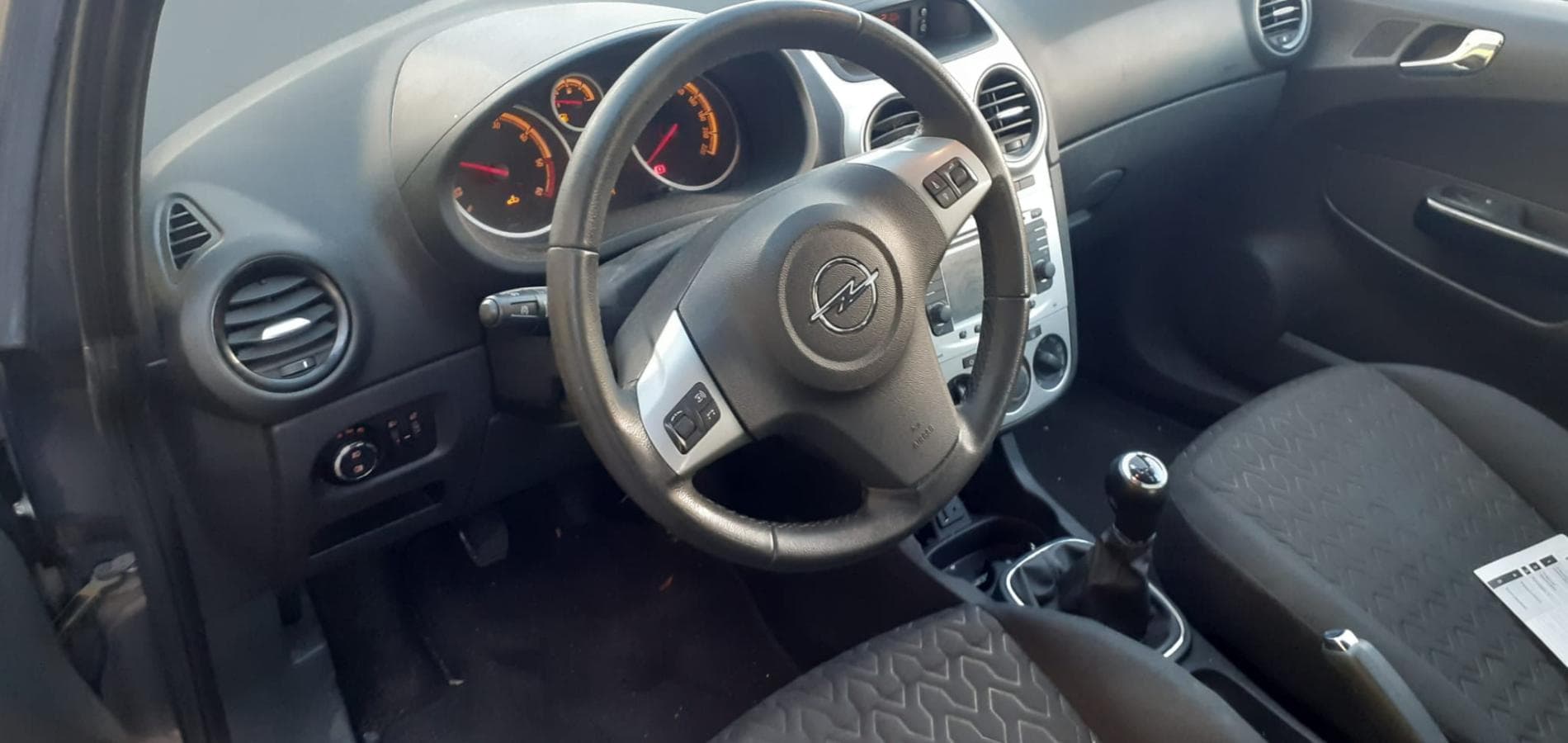 Opel Corsa 1.3CDTI · Ano 2013 — imagen 11