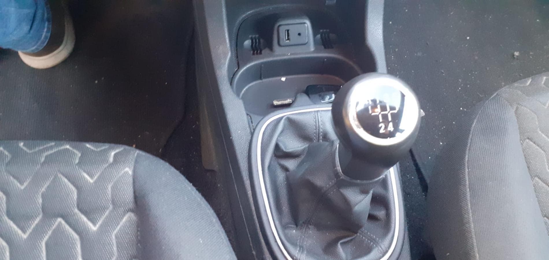 Opel Corsa 1.3CDTI · Ano 2013 — imagen 13