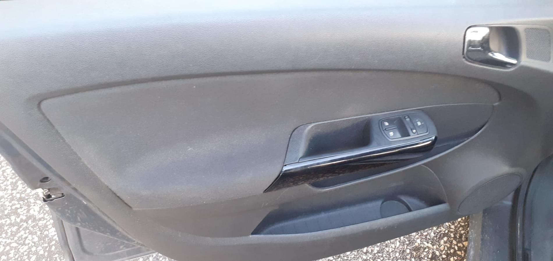 Opel Corsa 1.3CDTI · Ano 2013 — imagen 19
