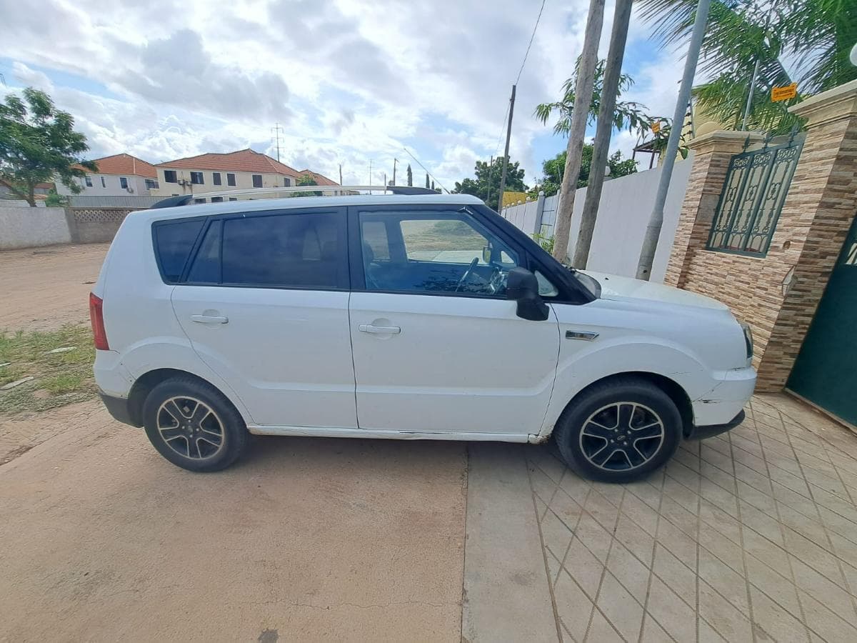 Veículo Zxauto C3 · Viana — image 2