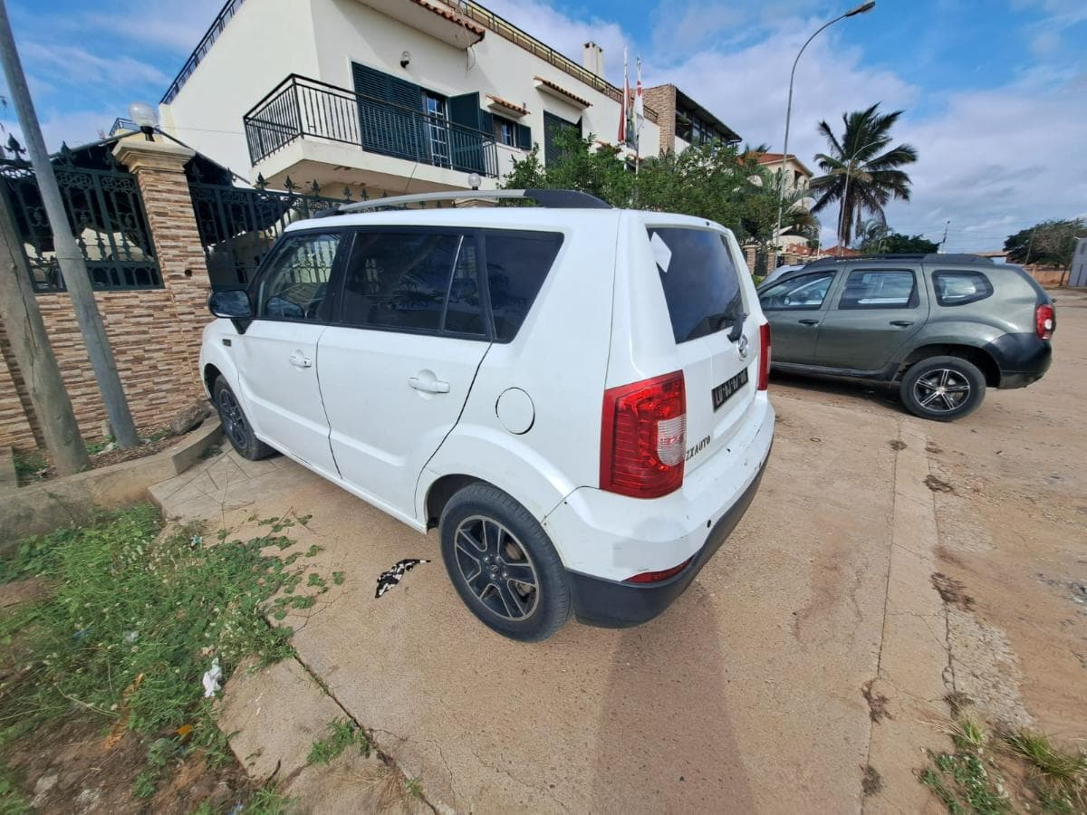 Veículo Zxauto C3 · Viana — image 9