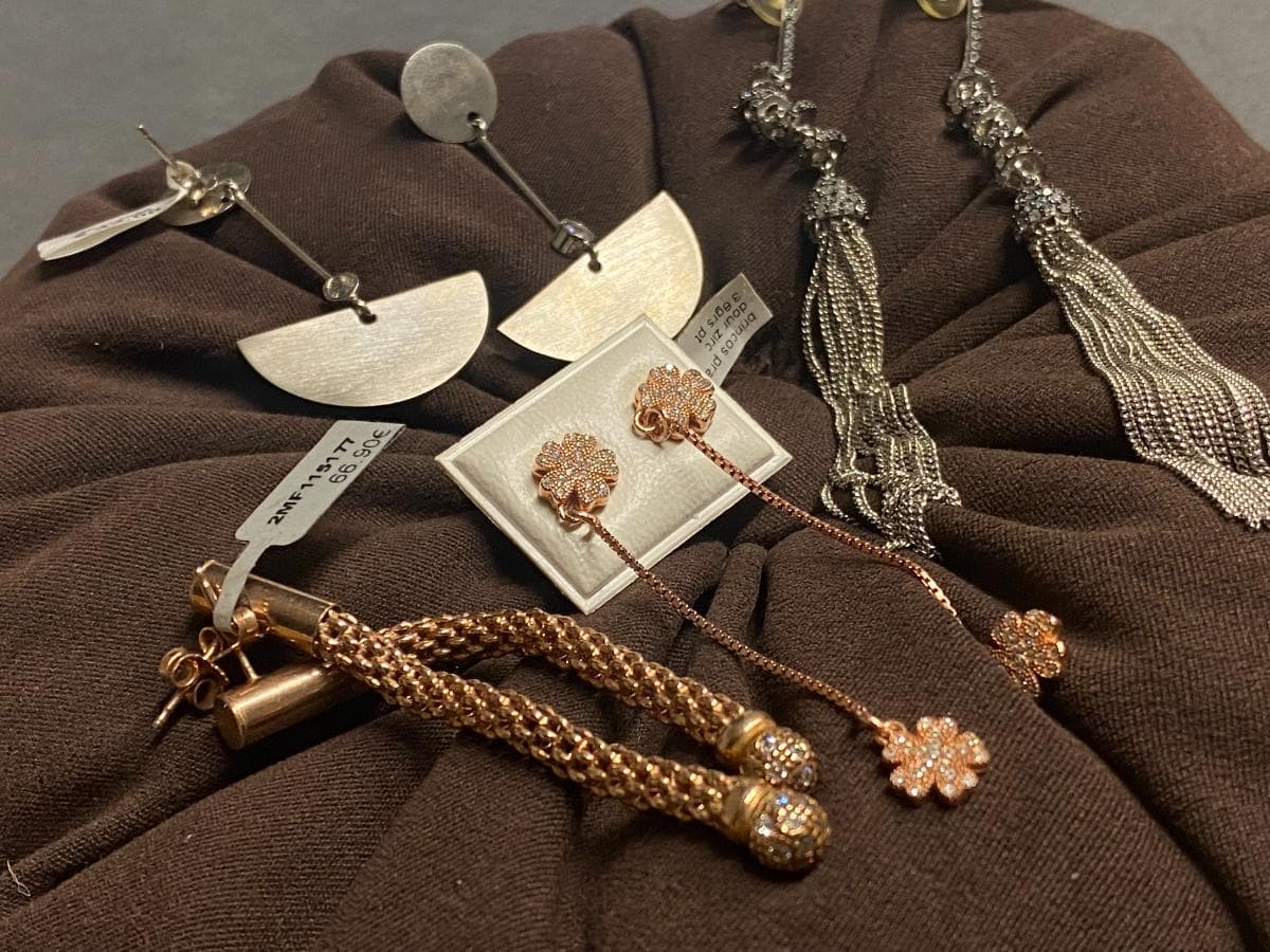 Pendientes de plata y otros materiales — imagen 3