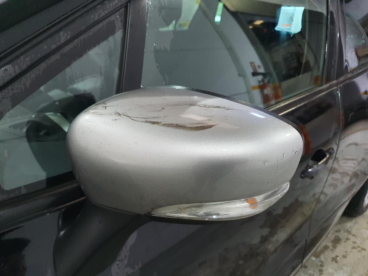 Renault Clio 1.5 DCI · Ano 2014 — image 12