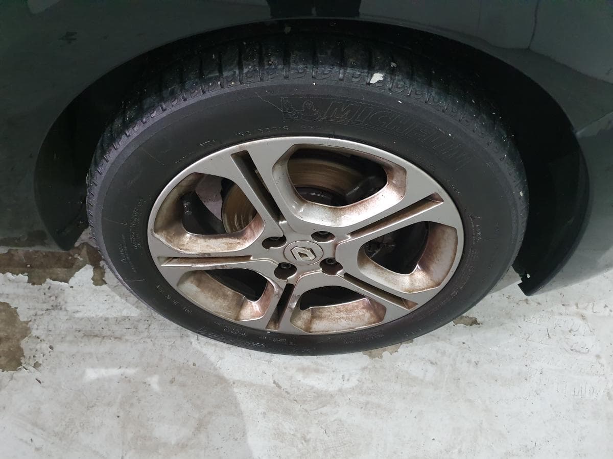 Renault Clio 1.5 DCI · Ano 2014 — image 14