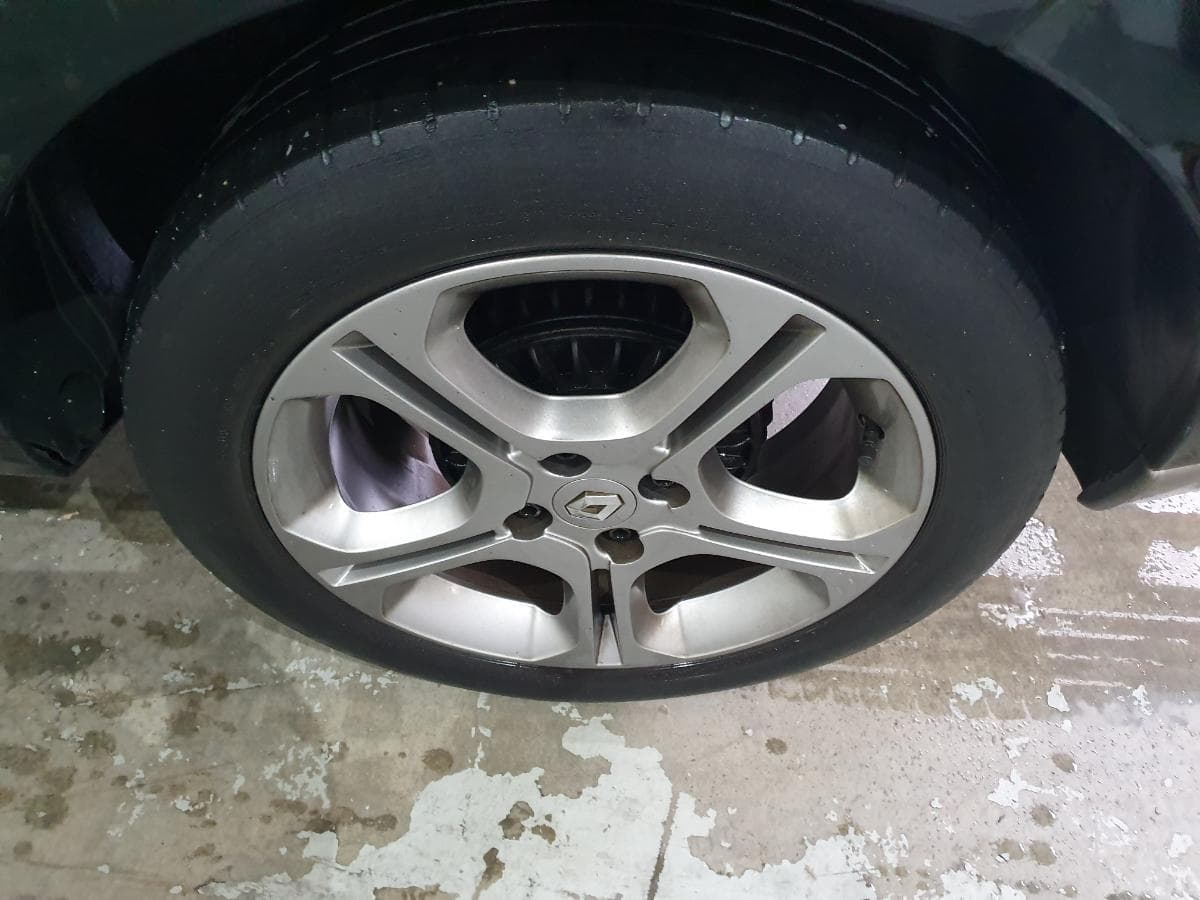 Renault Clio 1.5 DCI · Ano 2014 — image 16