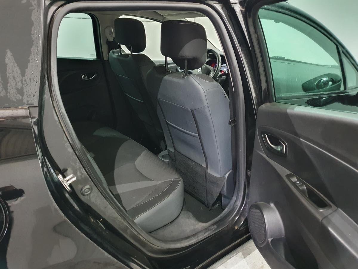 Renault Clio 1.5 DCI · Ano 2014 — image 23