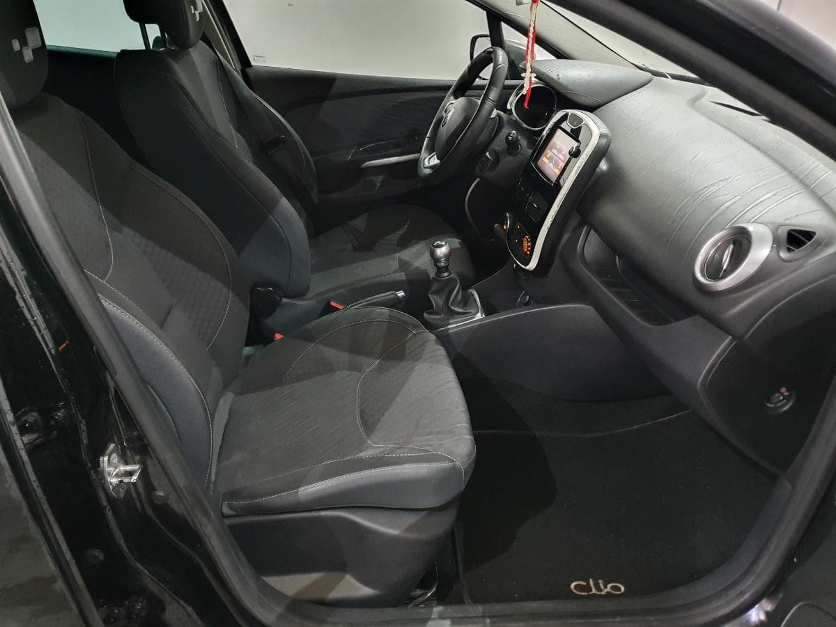 Renault Clio 1.5 DCI · Ano 2014 — image 24