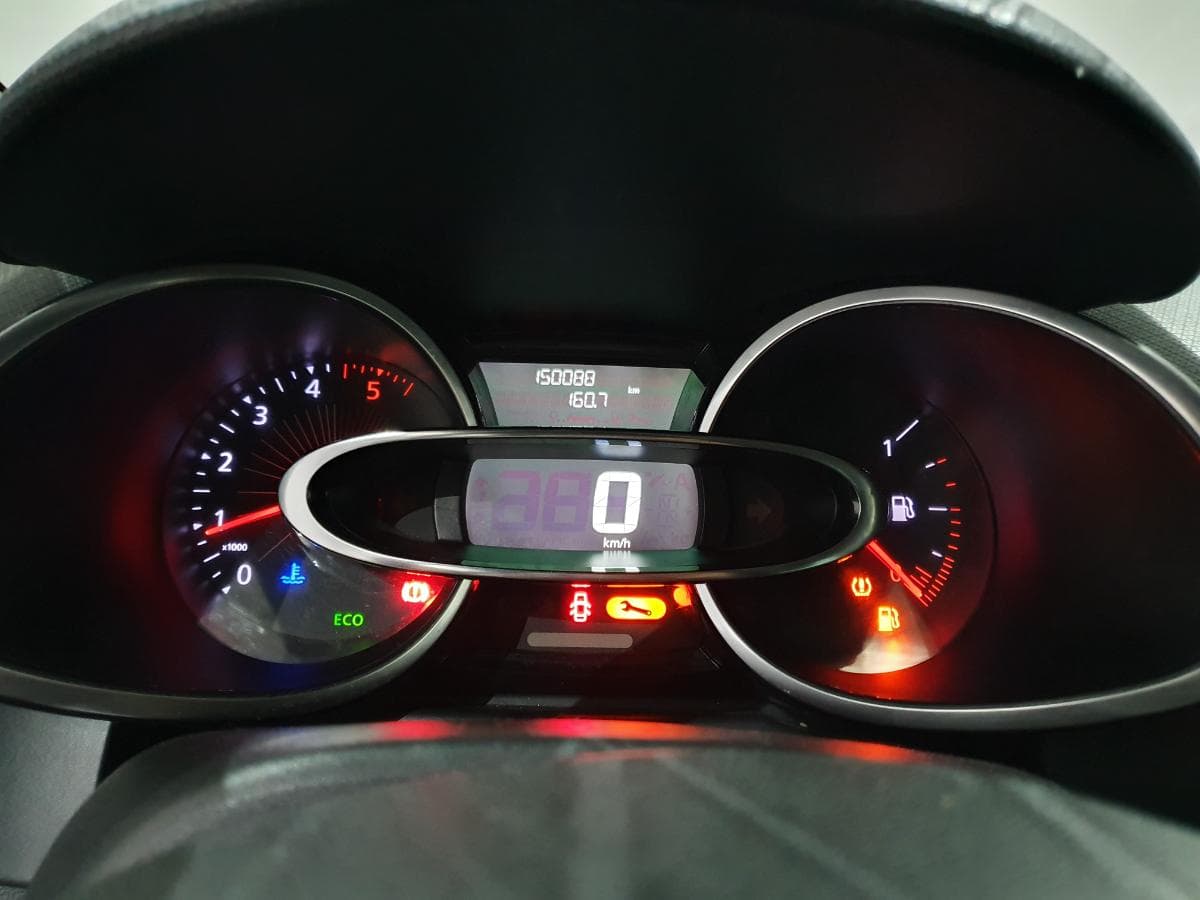 Renault Clio 1.5 DCI · Ano 2014 — image 35