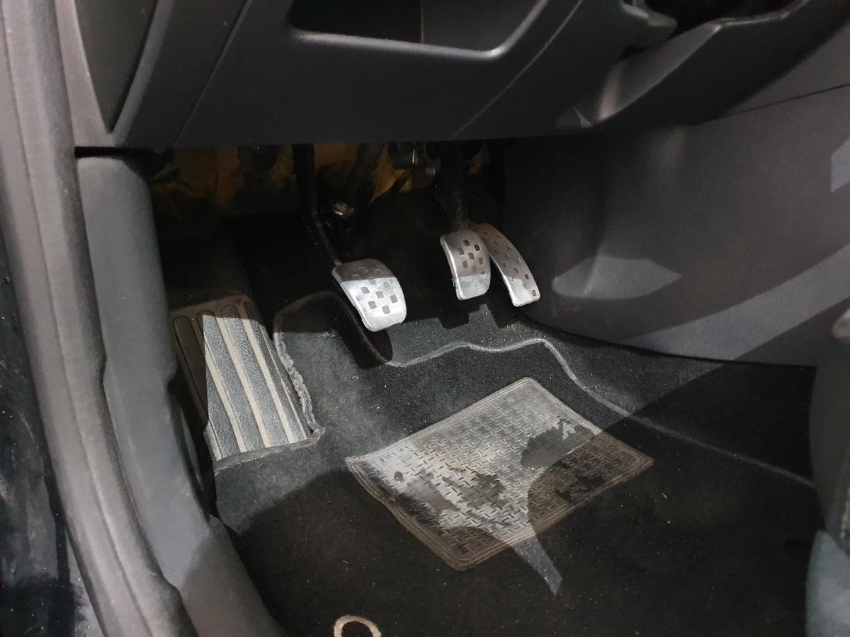 Renault Clio 1.5 DCI · Ano 2014 — image 38