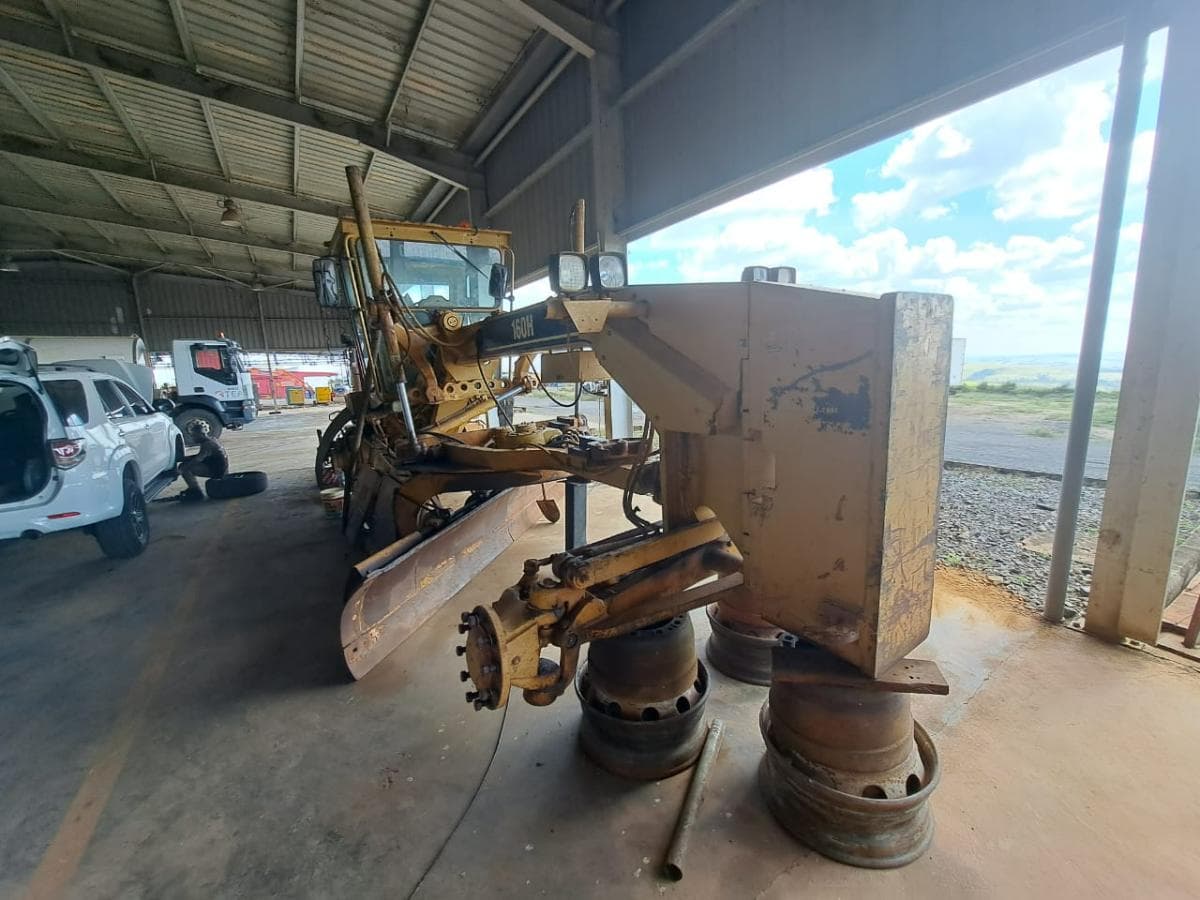Niveladora Caterpillar 160H · Samba Caju — imagen 2