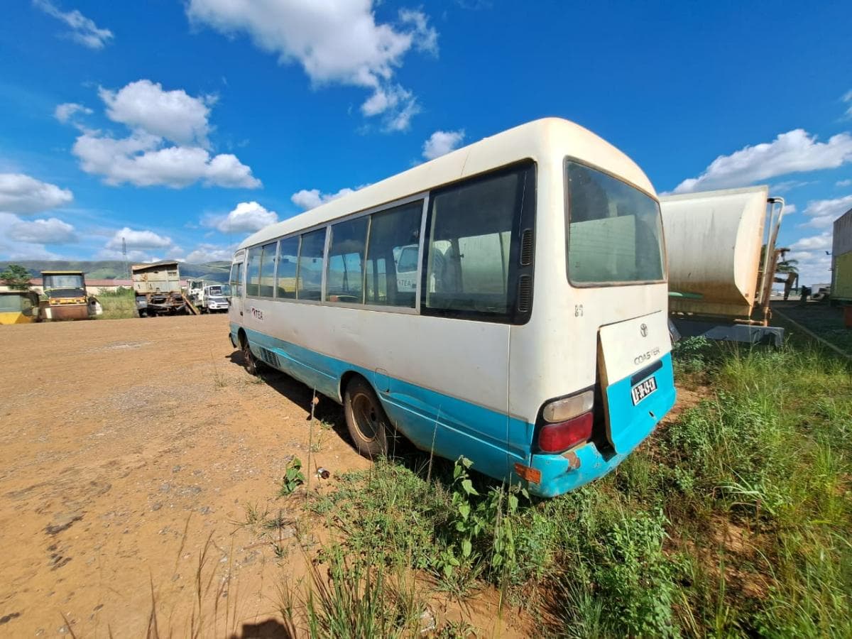 Autocarro Toyota Coaster · Samba Caju — imagen 7