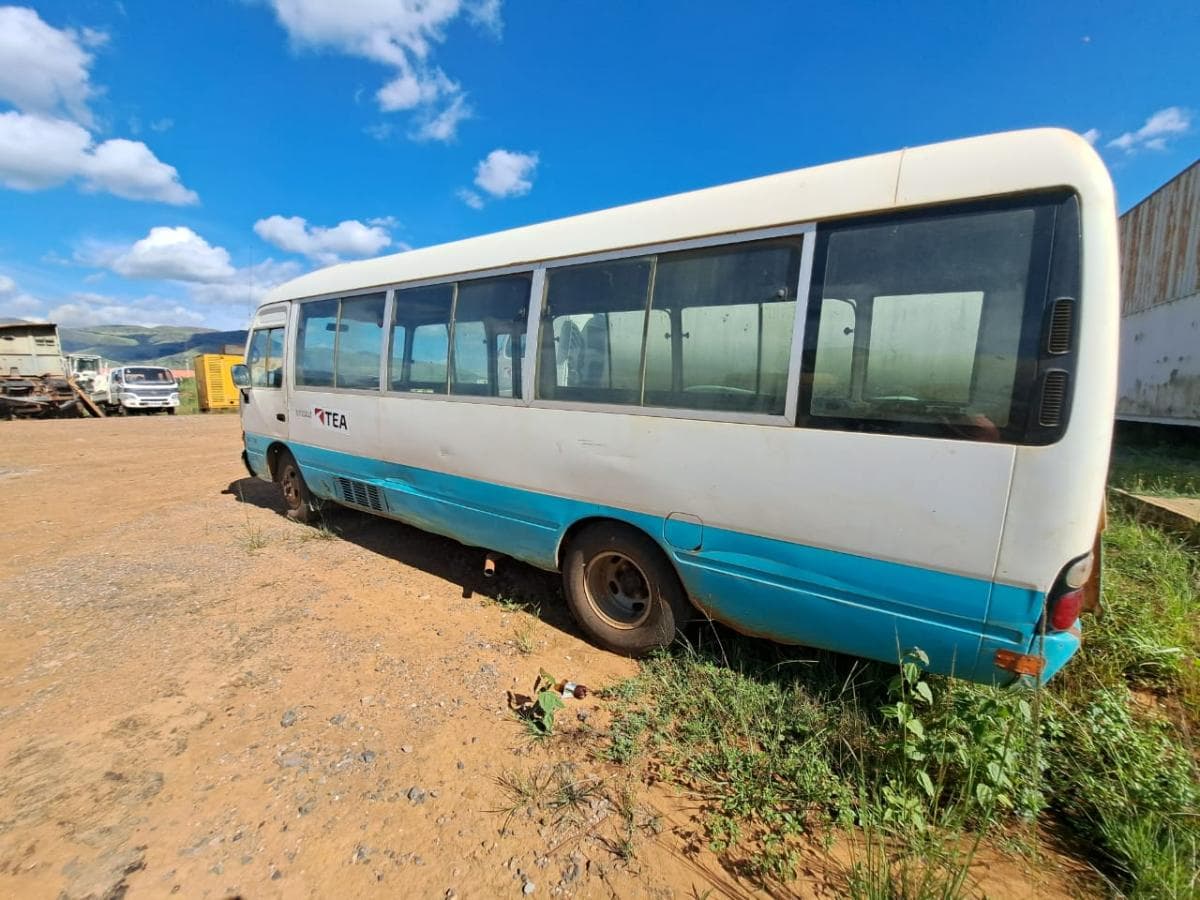 Autocarro Toyota Coaster · Samba Caju — imagen 8