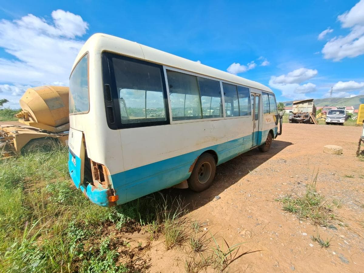 Autocarro Toyota Coaster · Samba Caju — imagen 10