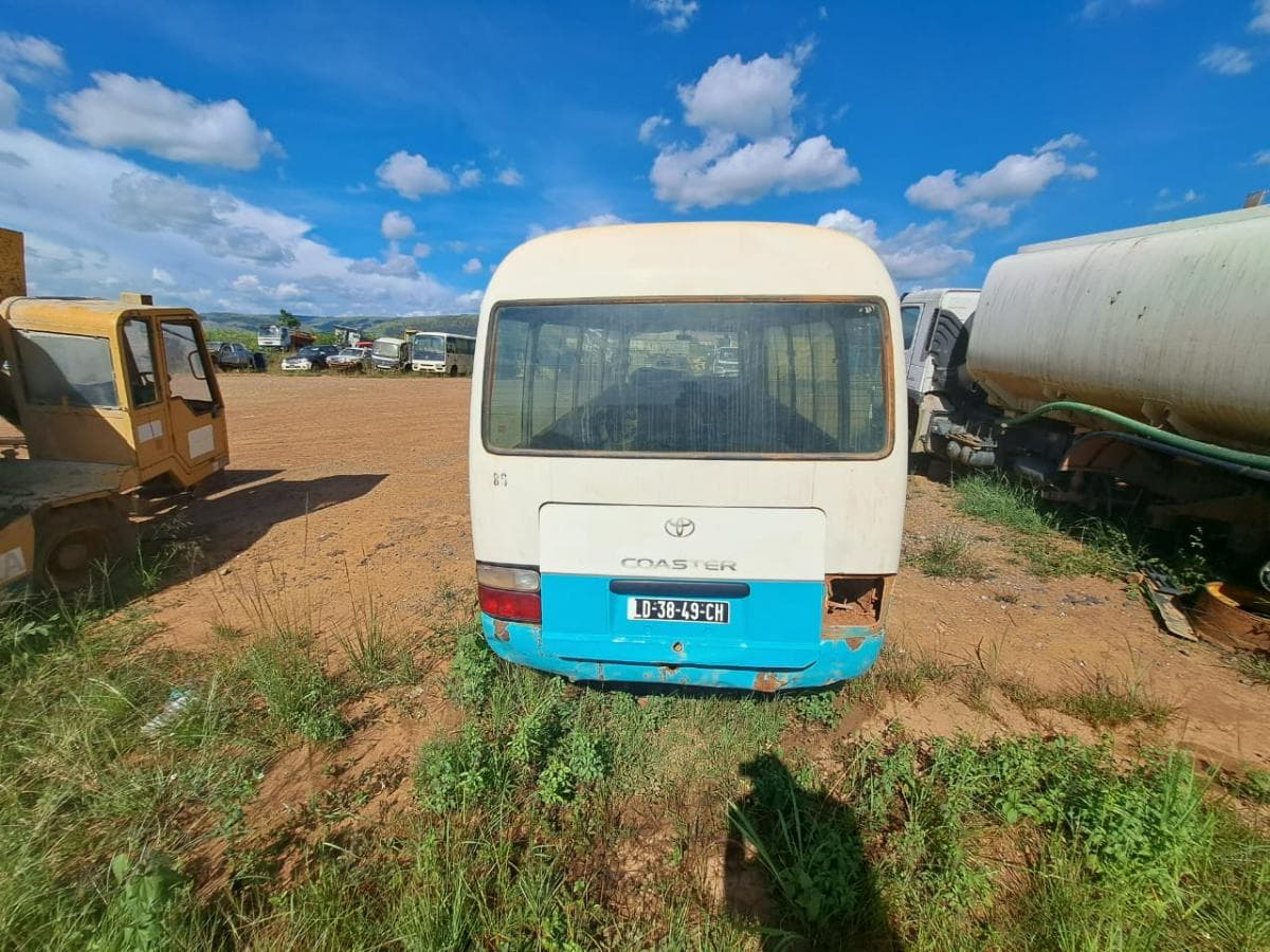 Autocarro Toyota Coaster · Samba Caju — imagen 5