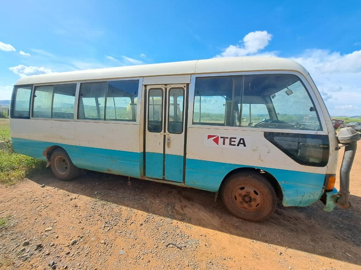 Autocarro Toyota Coaster · Samba Caju — imagen 3