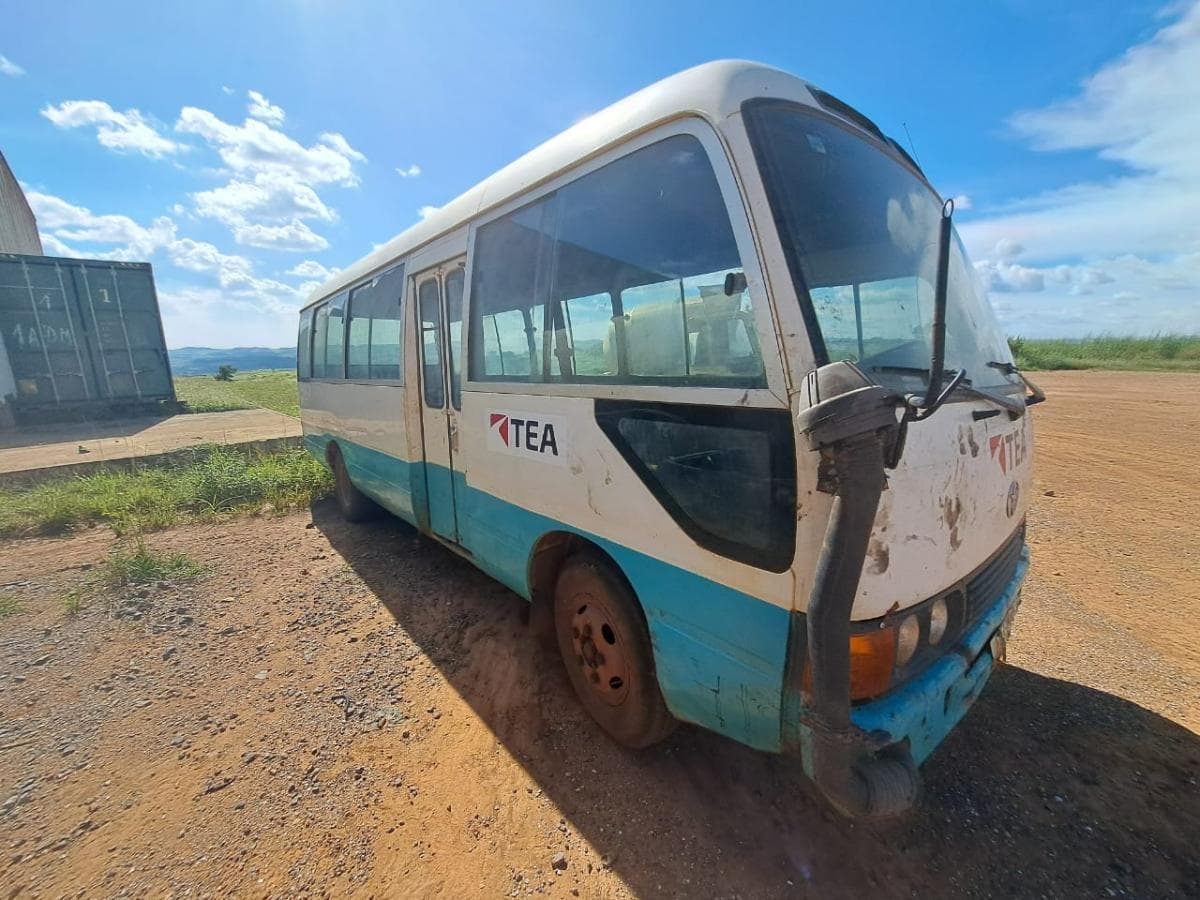 Autocarro Toyota Coaster · Samba Caju — imagen 2
