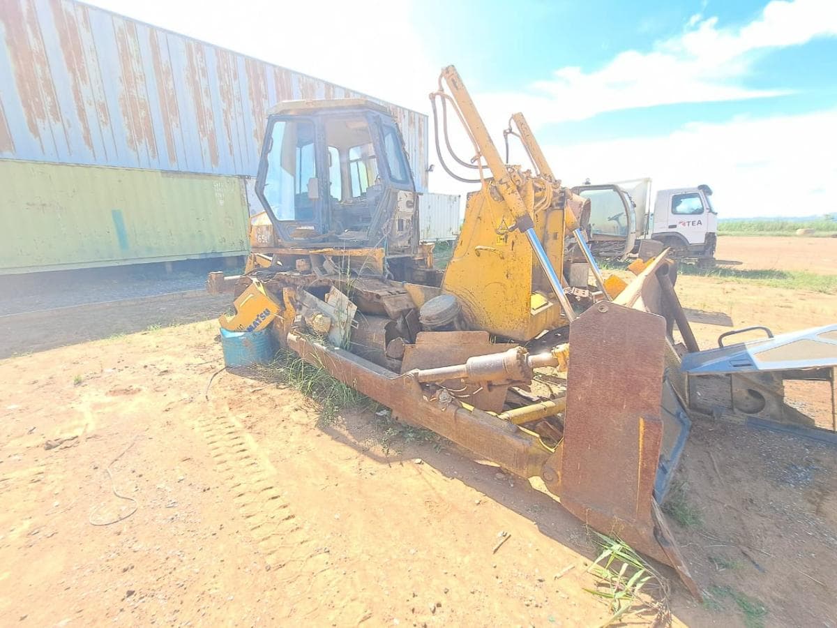 Buldózer Komatsu D65E-12 · Samba Caju — imagen 6