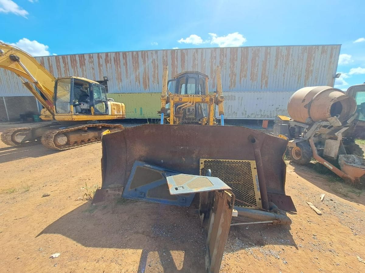 Buldózer Komatsu D65E-12 · Samba Caju — imagen 4