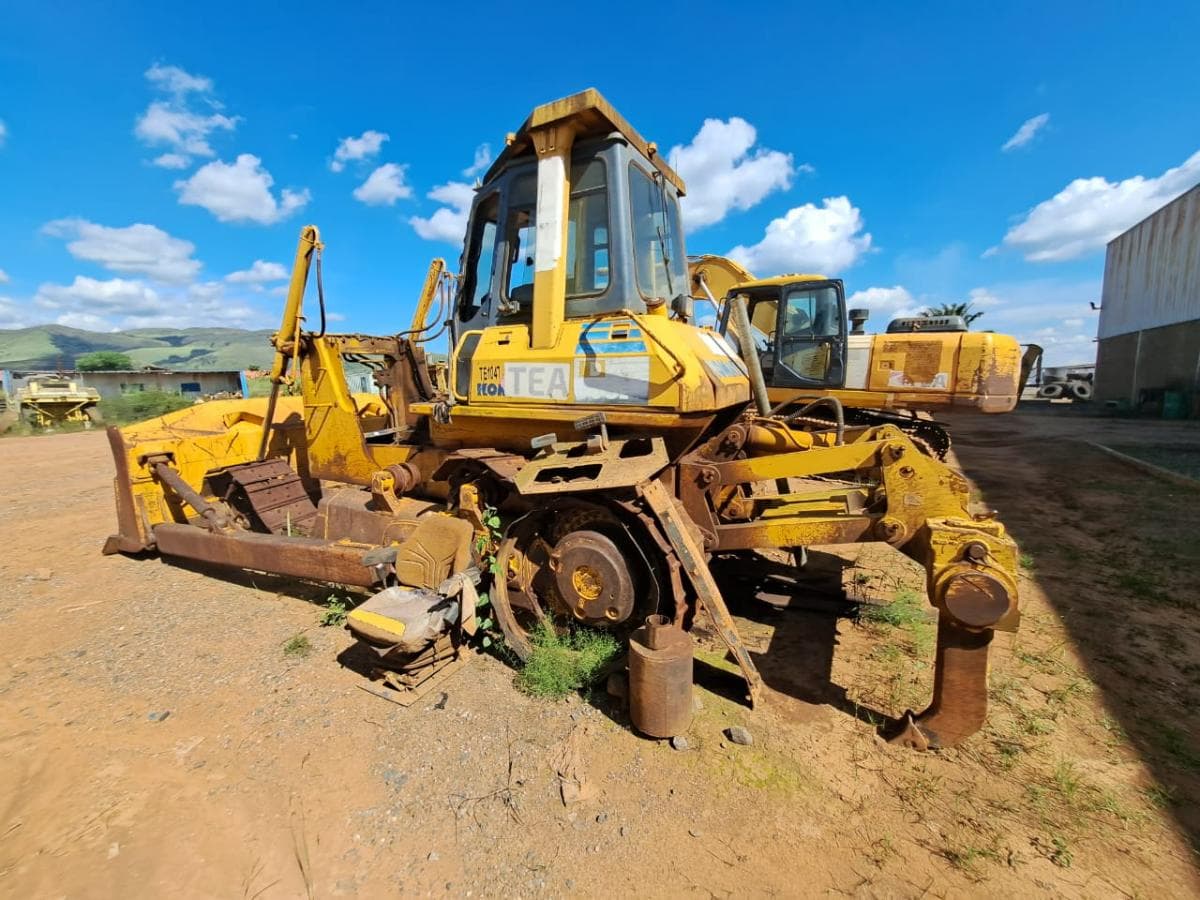 Buldózer Komatsu D65E-12 · Samba Caju — imagen 7