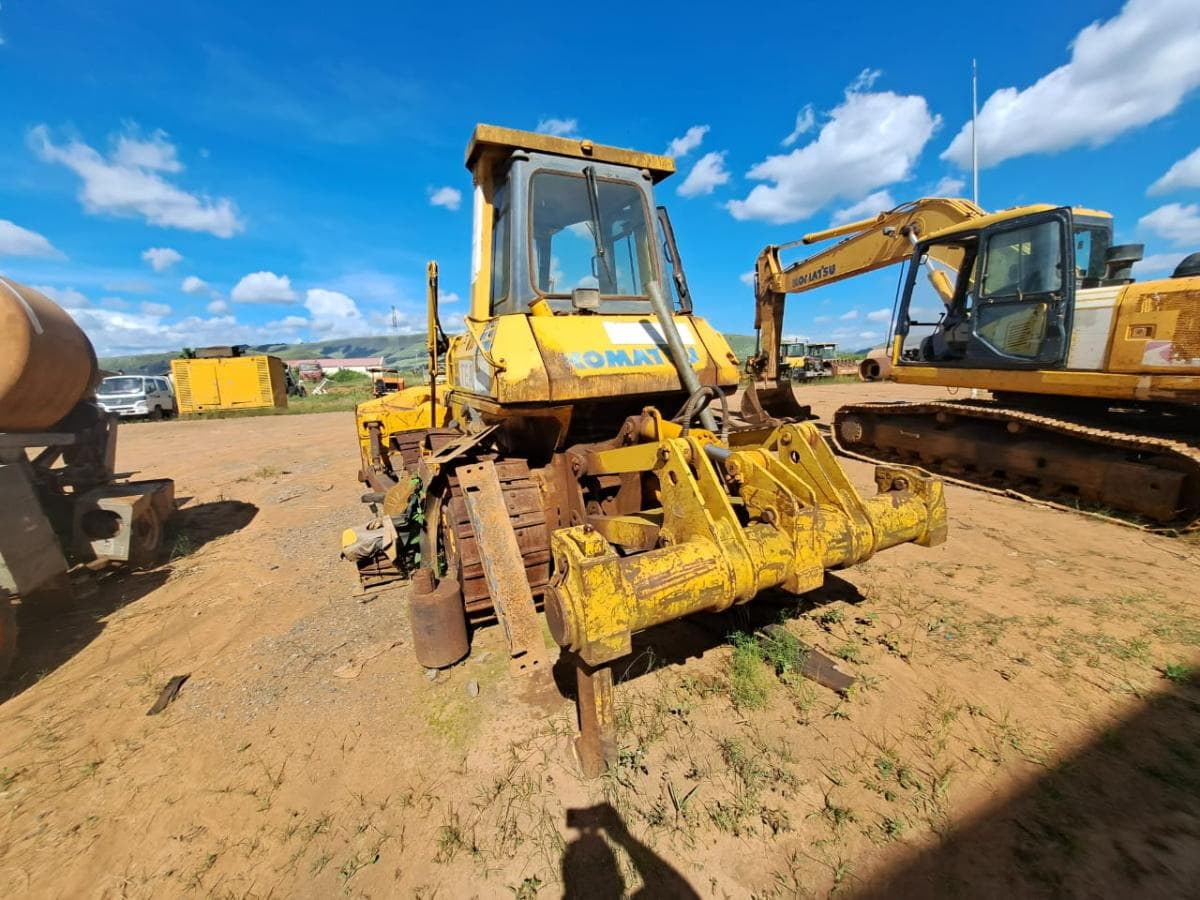 Buldózer Komatsu D65E-12 · Samba Caju — imagen 9
