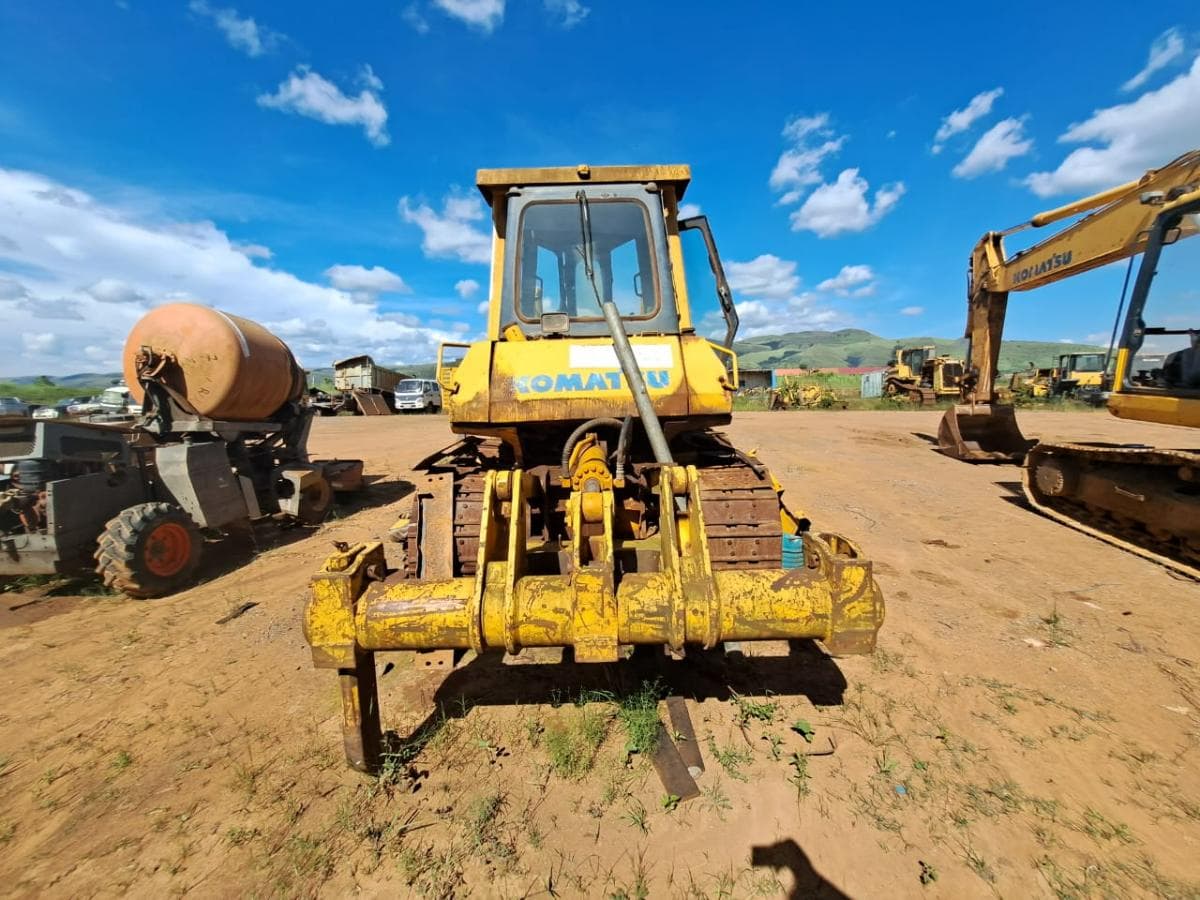 Buldózer Komatsu D65E-12 · Samba Caju — imagen 10