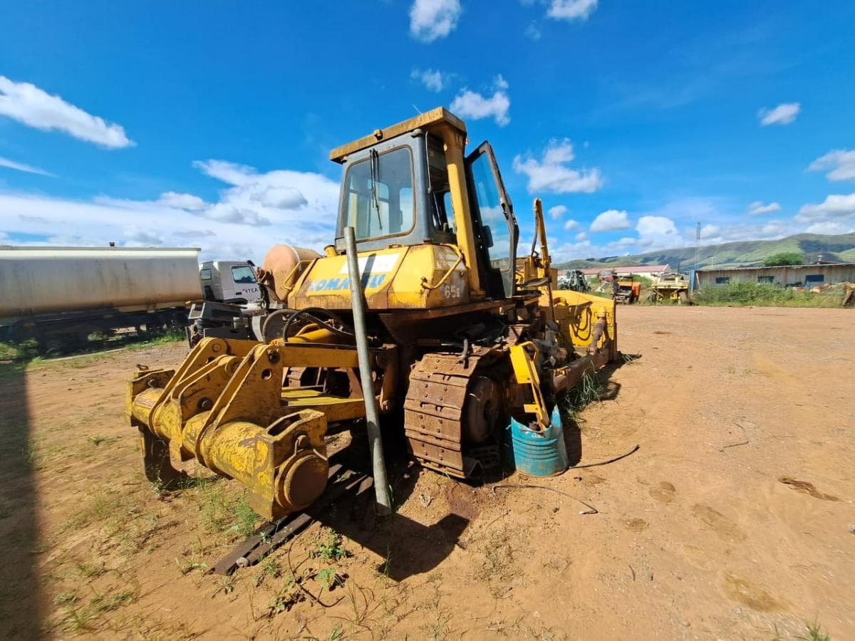 Buldózer Komatsu D65E-12 · Samba Caju — imagen 11