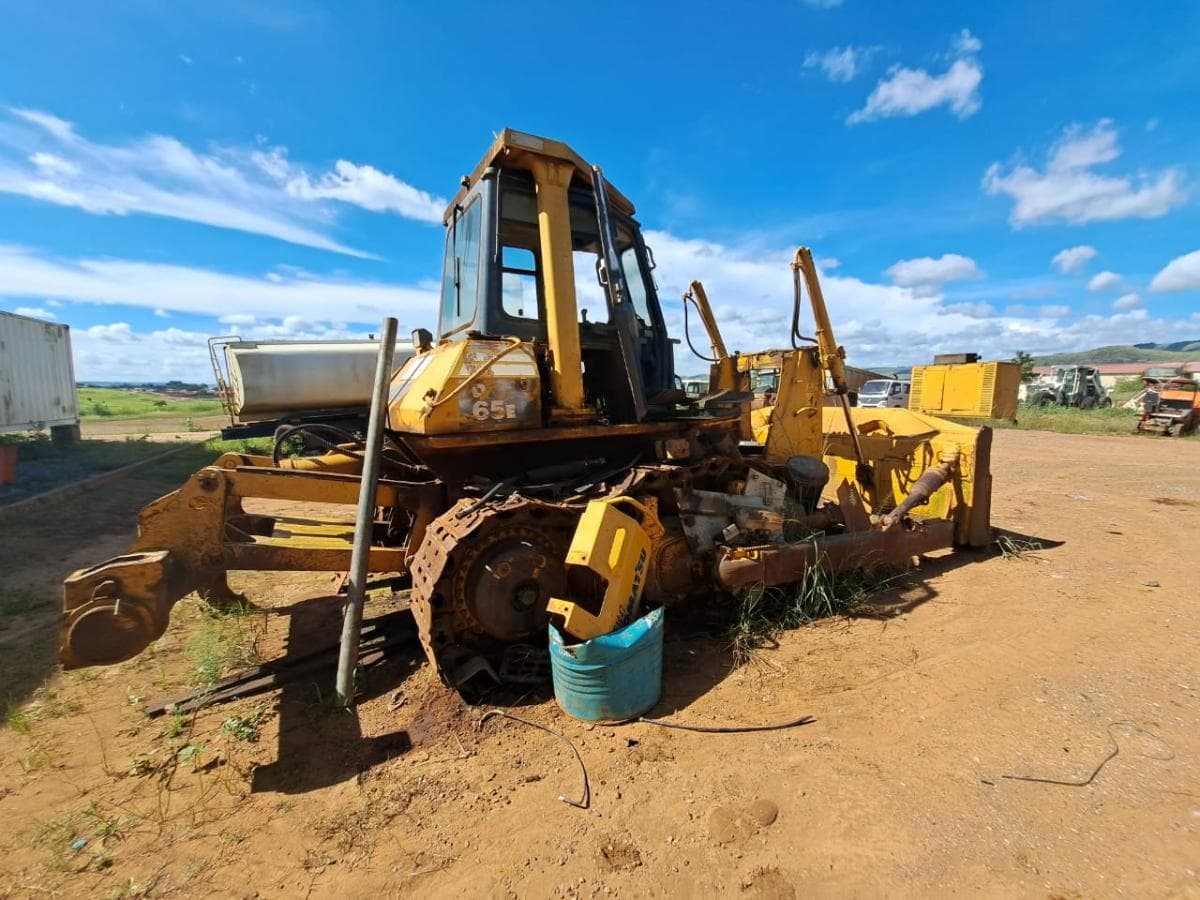 Buldózer Komatsu D65E-12 · Samba Caju — imagen 14