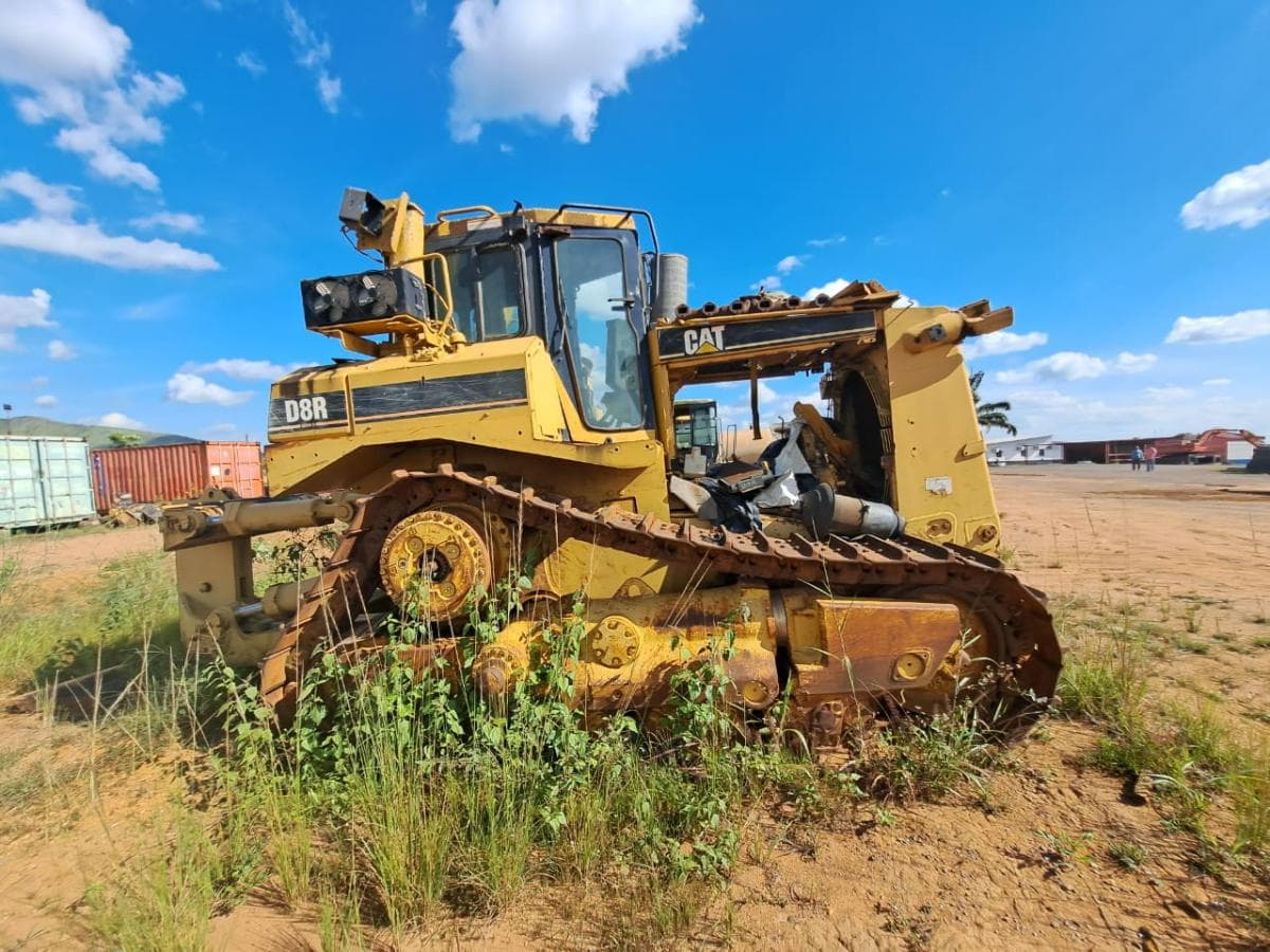 Buldózer Caterpillar D8R · Samba Caju — imagen 2