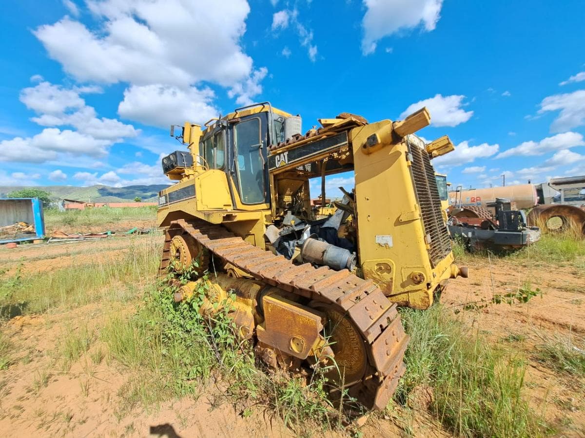 Buldózer Caterpillar D8R · Samba Caju — imagen 1