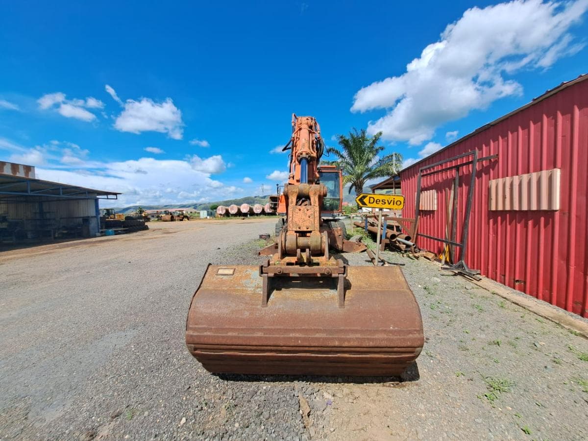 Escavadora de Pneus Fiat Hitachi FH150W.3 · Samba Caju — imagen 2