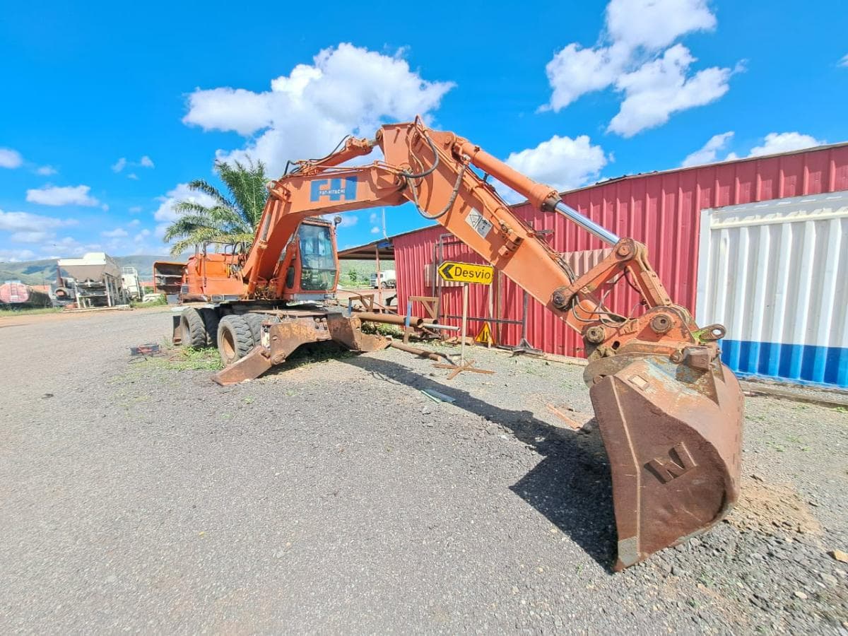 Escavadora de Pneus Fiat Hitachi FH150W.3 · Samba Caju — imagen 11