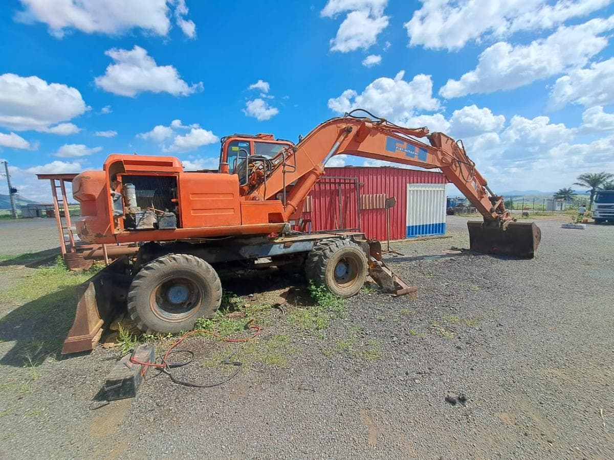 Escavadora de Pneus Fiat Hitachi FH150W.3 · Samba Caju — imagen 15