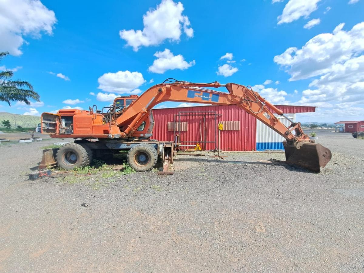 Escavadora de Pneus Fiat Hitachi FH150W.3 · Samba Caju — imagen 13