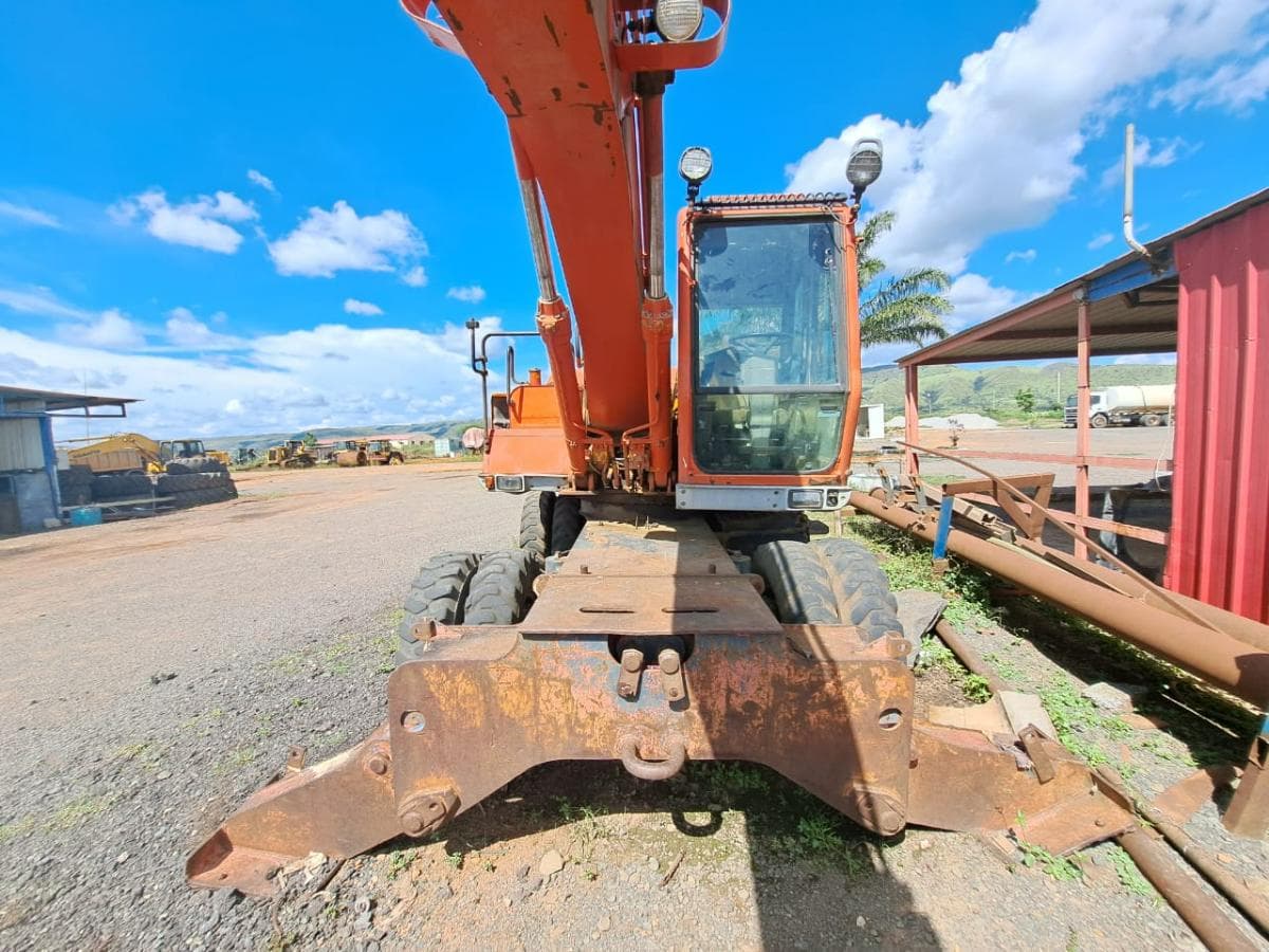 Escavadora de Pneus Fiat Hitachi FH150W.3 · Samba Caju — imagen 7