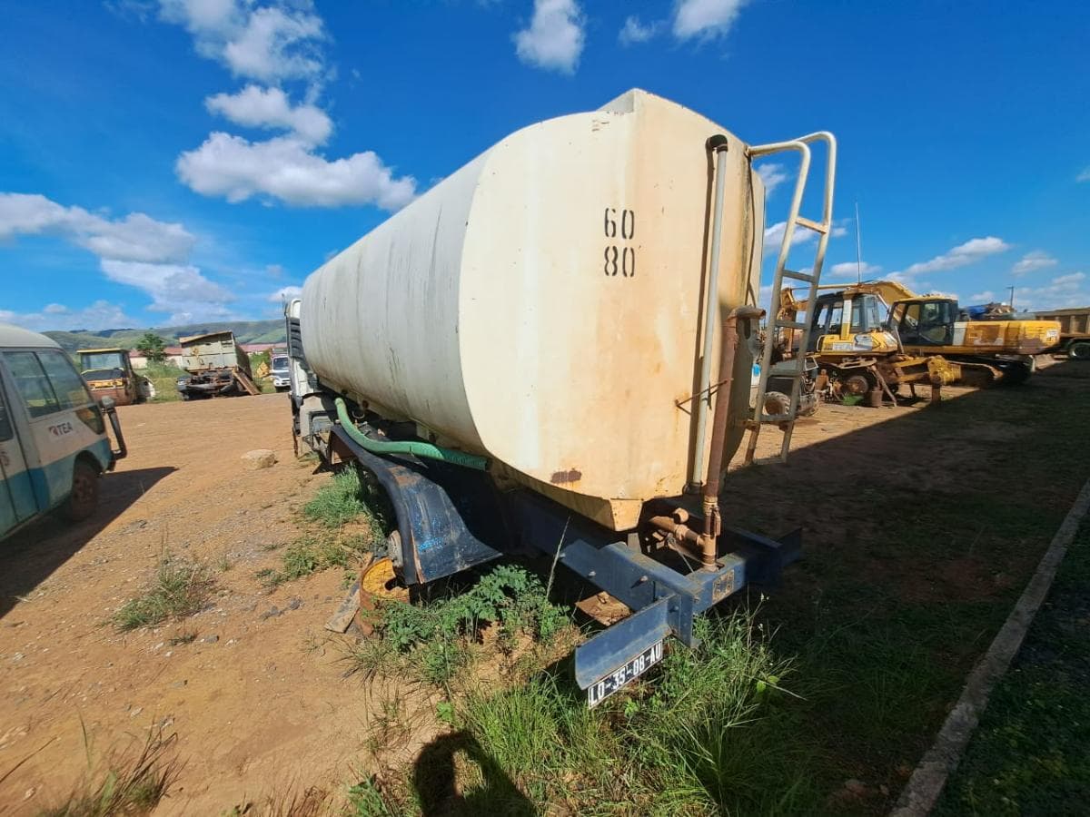 Camião Cisterna Volvo FM 400 · Samba Caju — image 3